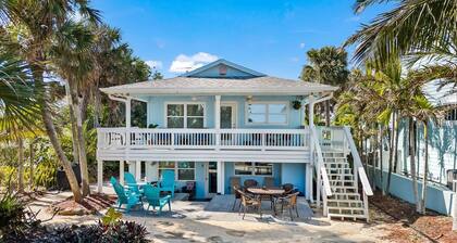 Oceanfront w/Private Yard! Barefoot Beach Cottage & Steps to Downtown!