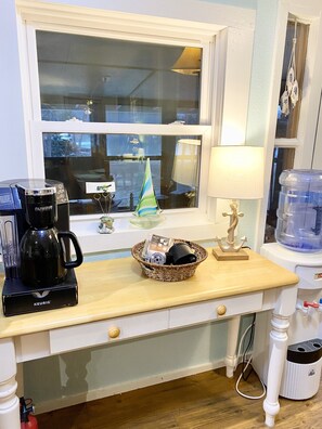 Interior - FLAT lake lot: water toys: Clemson ->17 miles (Fair Play)