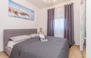 4 عدّة غرف نوم ومكواة/لوح كي وسرير سفر وواي فاي مجانًا