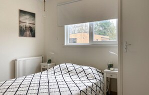 1 bedroom, travel cot, free WiFi