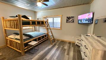 4 bedrooms, iron/ironing board, free WiFi, bed sheets