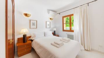 4 slaapkamers, een kluis op de kamer, een bureau