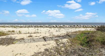 Spring Cottage - newly renovated oceanfront home