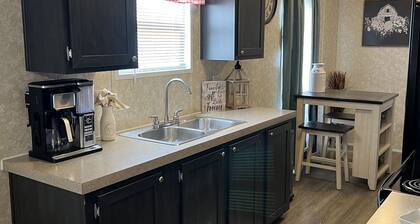 Sleeps 4 -Private Country Retreat Near Savannah & Beaches - Close to i-95 & i-16