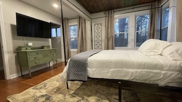 4 bedrooms, iron/ironing board, free WiFi, bed sheets