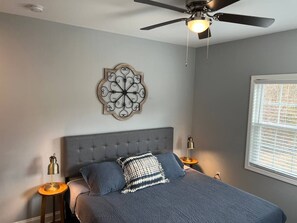 3 chambres, fer et planche à repasser, Wi-Fi, draps fournis