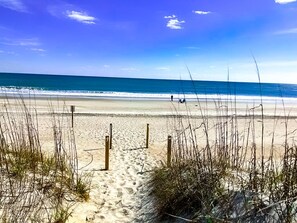 كراسي للتشمس، مناشف للشاطئ