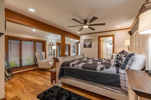 4 bedrooms, desk, free WiFi, bed sheets