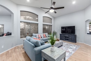 Smart TV, music library, video library, offices - Hot Pool Game Home! Goodyear Stadium! Discounted! (Goodyear)