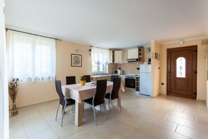 Dining - Apartment Lily 1 for 4 people (Porat)