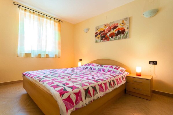 1 habitación, wifi gratis y ropa de cama
