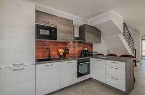 Refrigerador, microondas, horno y lavavajillas 