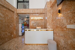 Reception - Uy Dương Hotel & Apartment - Nha Trang (Nha Trang)