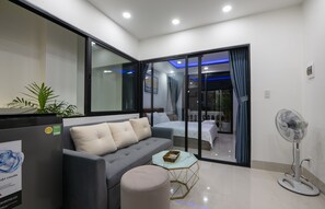Egyptian cotton sheets, premium bedding, down duvets, memory-foam beds - Uy Dương Hotel & Apartment - Nha Trang (Nha Trang)