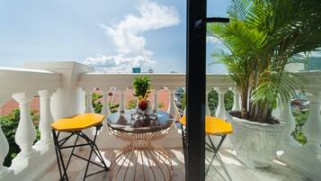 Deluxe Apartment | Terrace/patio