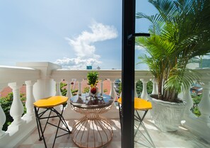 Terrace/patio - Uy Dương Hotel & Apartment - Nha Trang (Nha Trang)