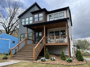Exterior - Camilla Haus - High End Luxury Modern Home (Atlanta)