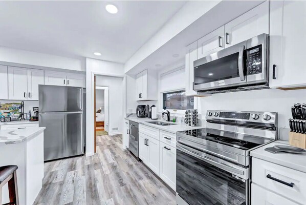 Fridge, microwave, oven, stovetop