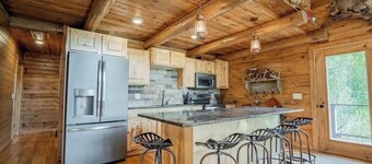 Buffalo County Log Cabin w Guesthouse and pool