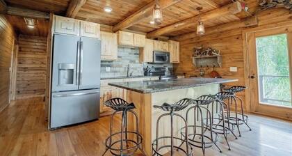 Buffalo County Log Cabin w Guesthouse and pool