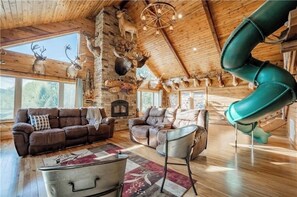 Smart TV, fireplace, stereo