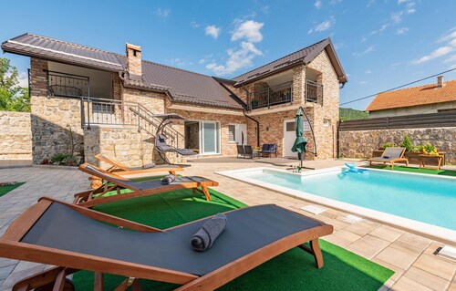 3 bedroom stunning apartment in Gracac