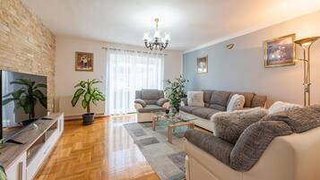 智能电视、壁炉