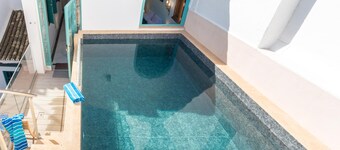 Impressive 5 bedroom house in the city center with private pool and jacuzzi