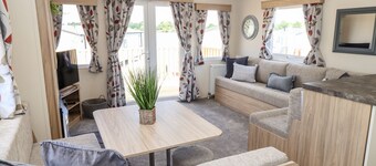 3 Bed New Lodge, Sleeps 4, Pets Welcome