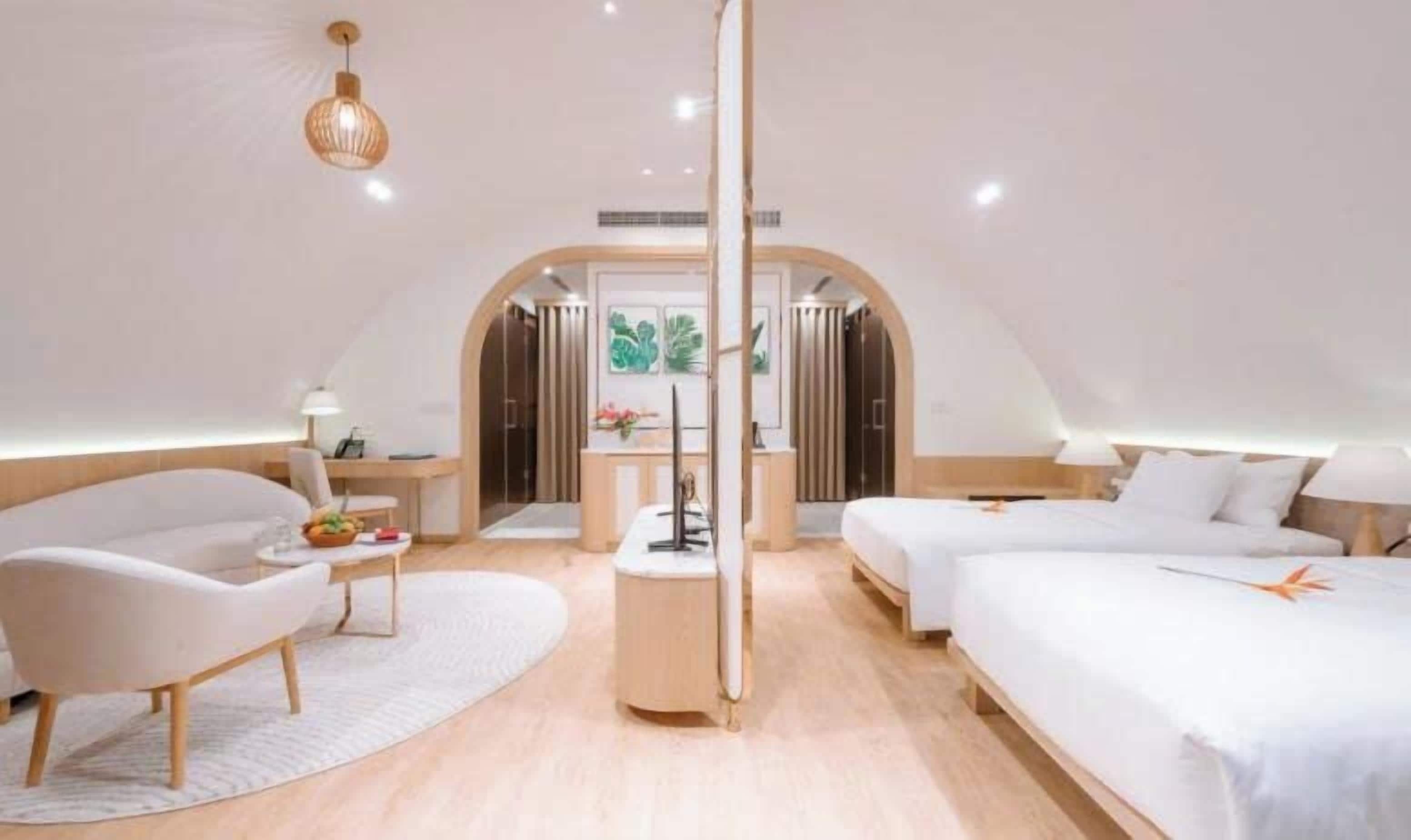 Deluxe Double Room Single Use, 2 Twin Beds | Premium bedding, down comforters, minibar, in-room safe