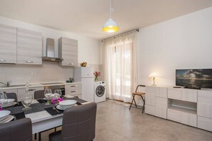 Kühlschrank, Ofen, Herdplatte, Geschirrspüler