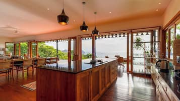 Villa, Mehrere Schlafzimmer, eigener Pool, Meerblick (7 Bedrooms) | Eigene Küche