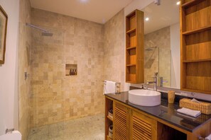 Villa, 5 Bedrooms, Private Pool, Sea View | Bathroom | Free toiletries, hair dryer, bathrobes, towels