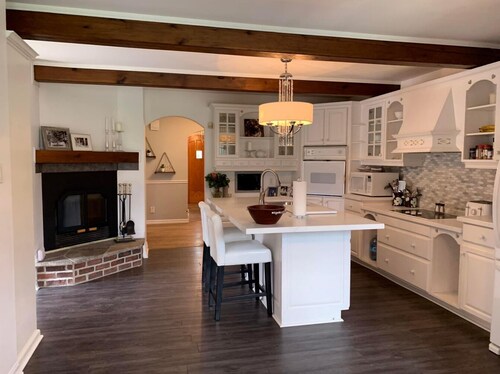 Tudor Pines Bed and Breakfast