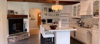 Tudor Pines Bed and Breakfast