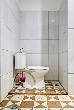 Double Room | Bathroom | Shower, towels