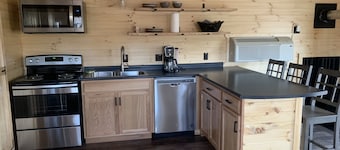 Tranquil creek view cabin