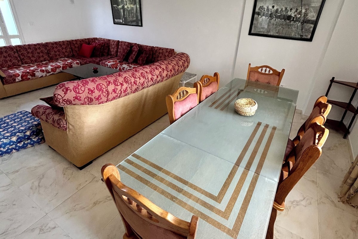 Superior Apartment | 2 bedrooms, iron/ironing board, WiFi, bed sheets