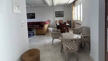 Superior Apartment | Iron/ironing board, WiFi, bed sheets