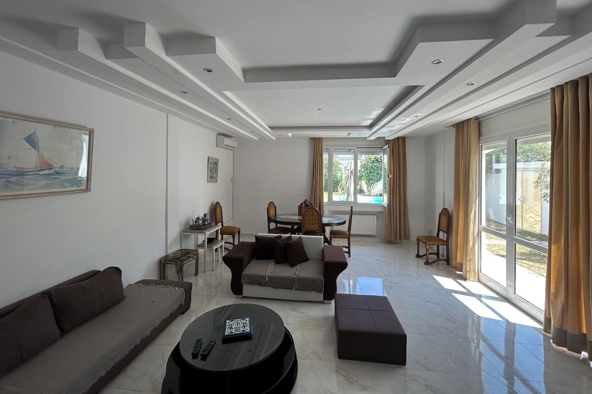 Superior Apartment | 2 bedrooms, iron/ironing board, WiFi, bed sheets