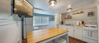 Charming / Near U of A / 1 BR 1 BA / Fenced