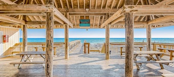 Coastal condo with pool, hot tub, tennis & golf access - dog-friendly