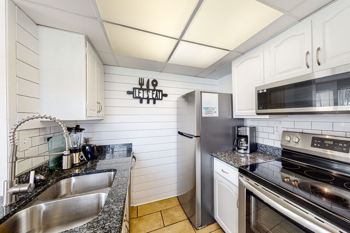 Photo 11 of Coastal condo with pool, hot tub, tennis & golf access - dog-friendly