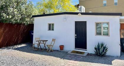 Casita / Fully Fenced / 1 BR 1 BA / Near U of A
