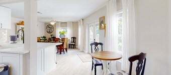 Well-appointed bright stay with an enclosed yard, washer/dryer, and central AC