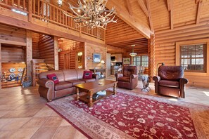 TV, fireplace - Rustic mountain cabin with amazing view, pool table, jetted tub, W/D & fireplace (Boone)