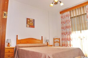3 bedrooms, bed sheets