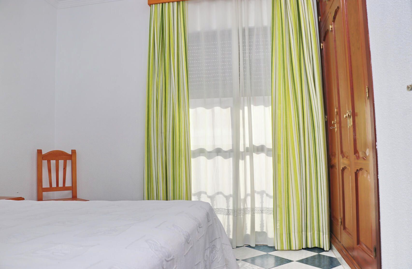 3 bedrooms, bed sheets