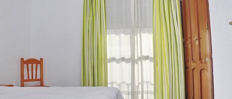 3 室のベッドルーム、ベッドシーツ