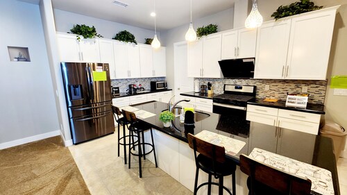 NEW! Luxury Modern Retreat House in Flagstaff